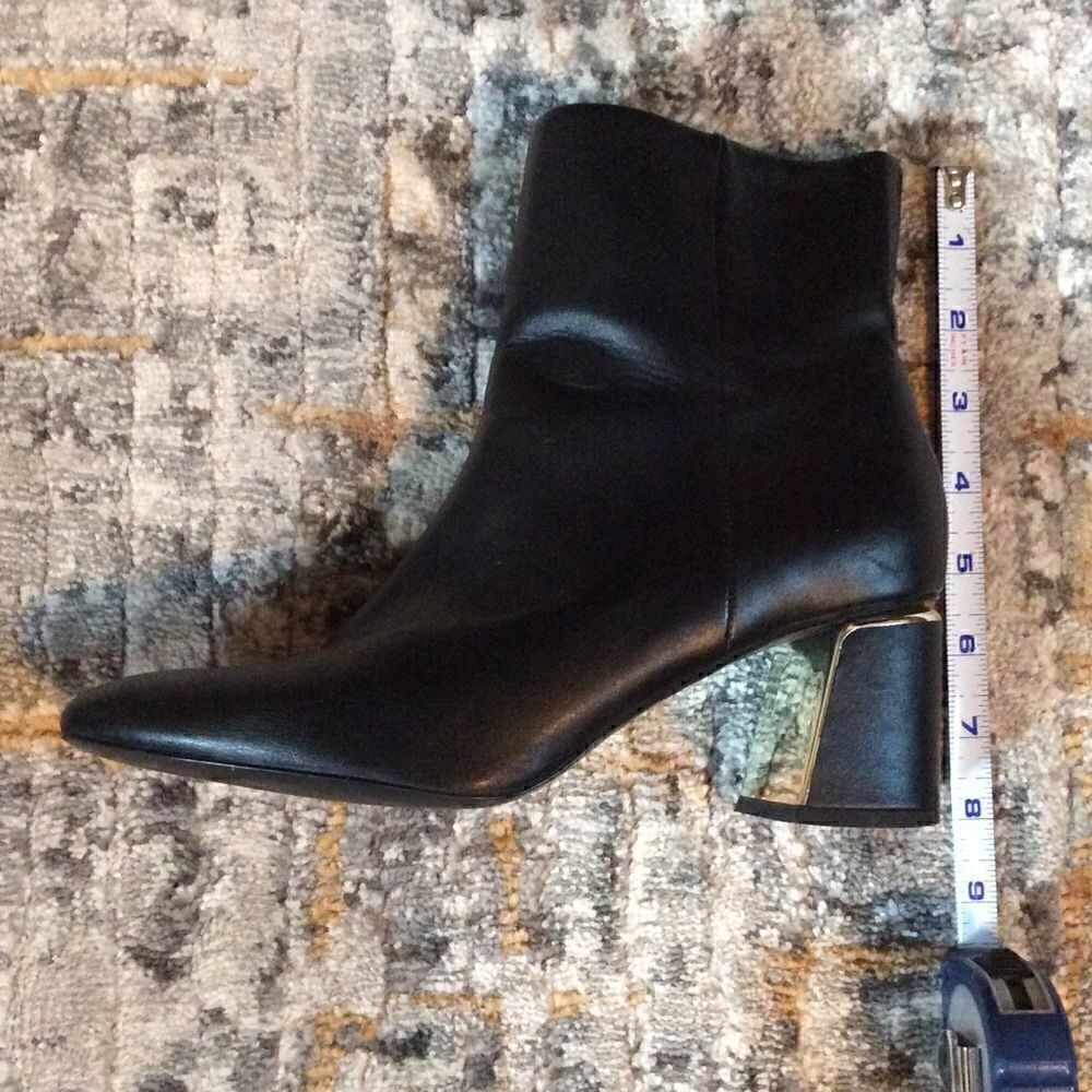 Zara Basic Block Heel Side Zip Bootie! - Picture 9 of 10